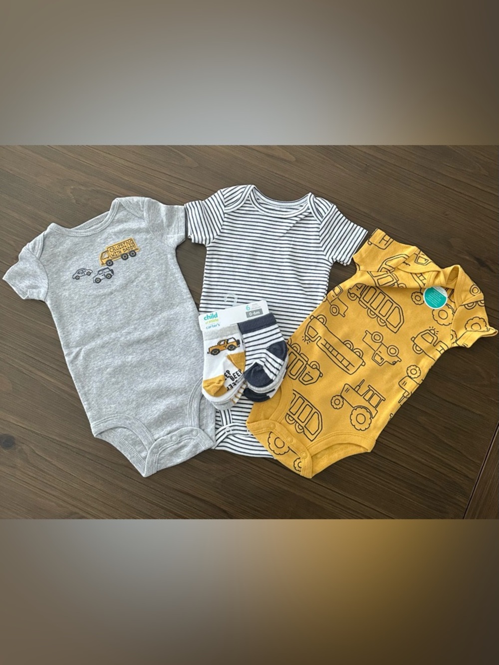 Carter's 3 Piece Boys Bodysuit Set & Socks, 3-6 months NWT